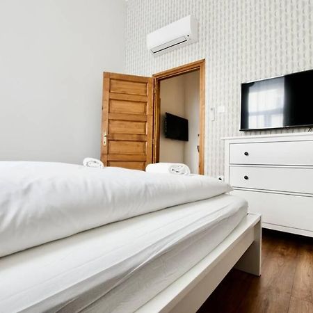 Premium Apartment By Hi5 - Central 3 Bedroom 부다페스트 외부 사진