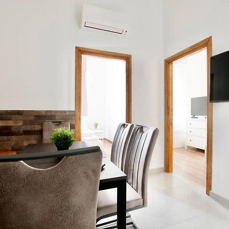Premium Apartment By Hi5 - Central 3 Bedroom 부다페스트 외부 사진