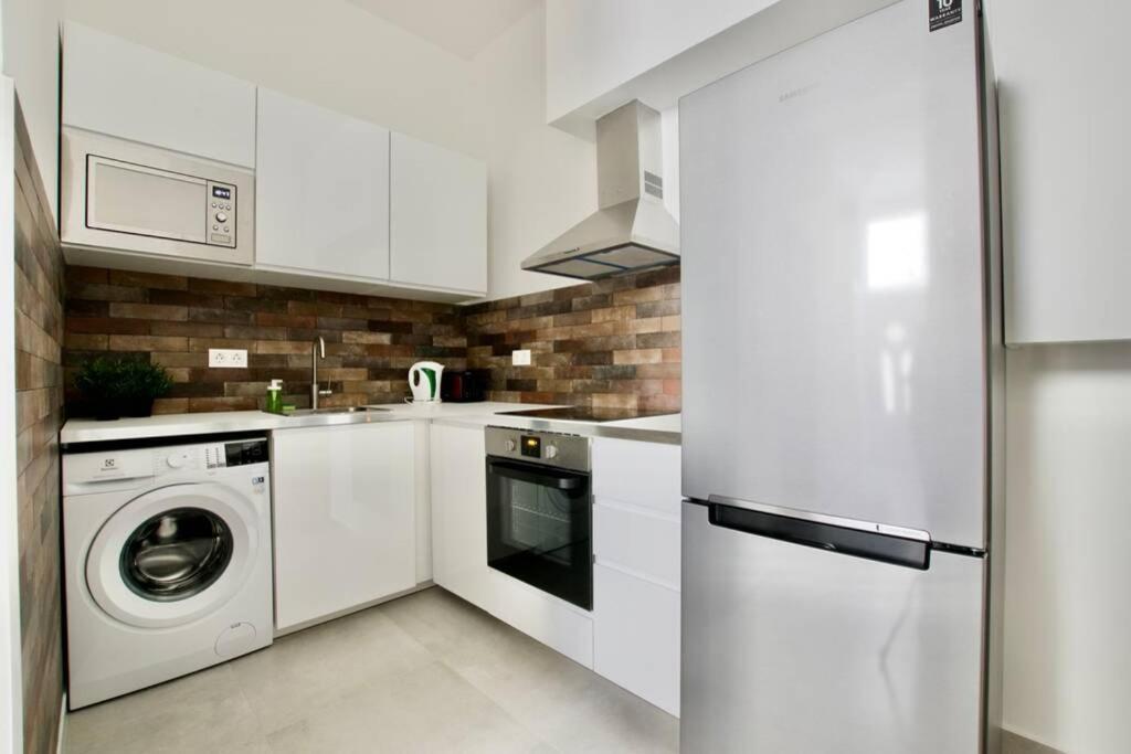 Premium Apartment By Hi5 - Central 3 Bedroom 부다페스트 외부 사진