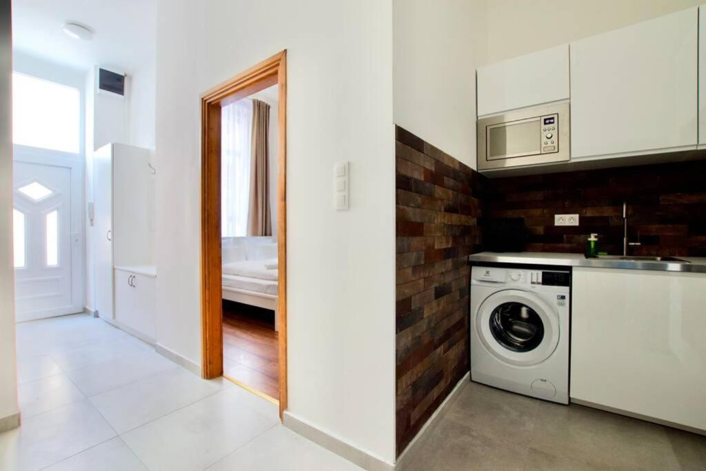 Premium Apartment By Hi5 - Central 3 Bedroom 부다페스트 외부 사진